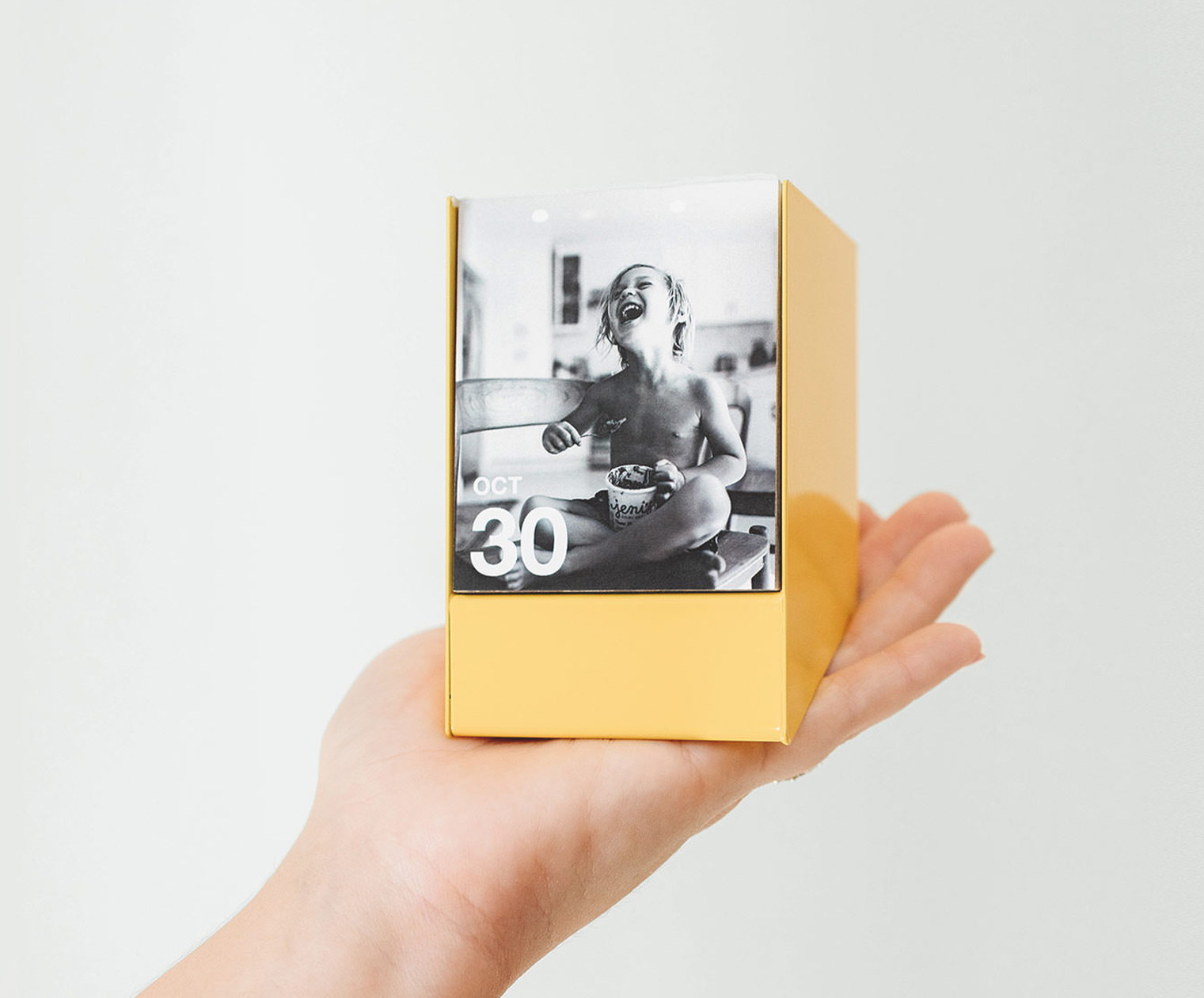 Polaroid 600 18 inch self-adhesive film diy handmade album romantic couple  family baby growth creative wooden cover album